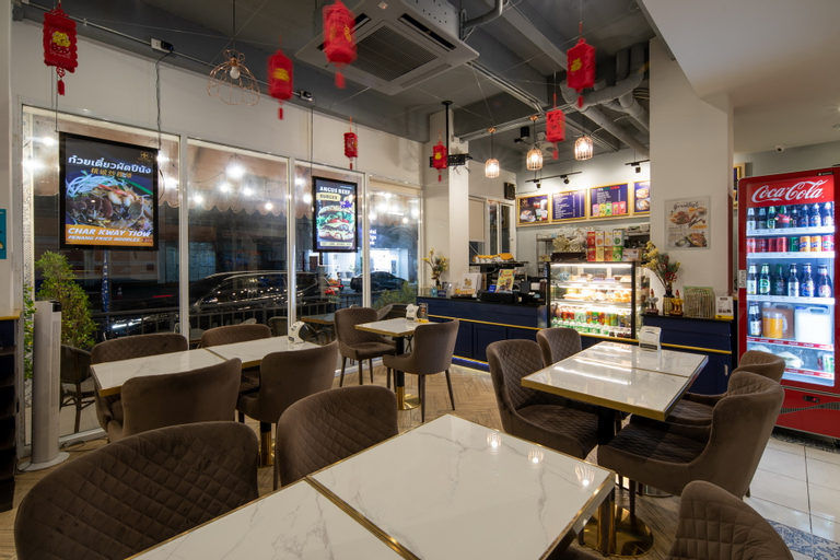 Food & Drinks 12