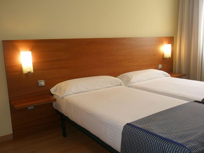 Bedroom 2, Torre Monreal Hotel, Navarra