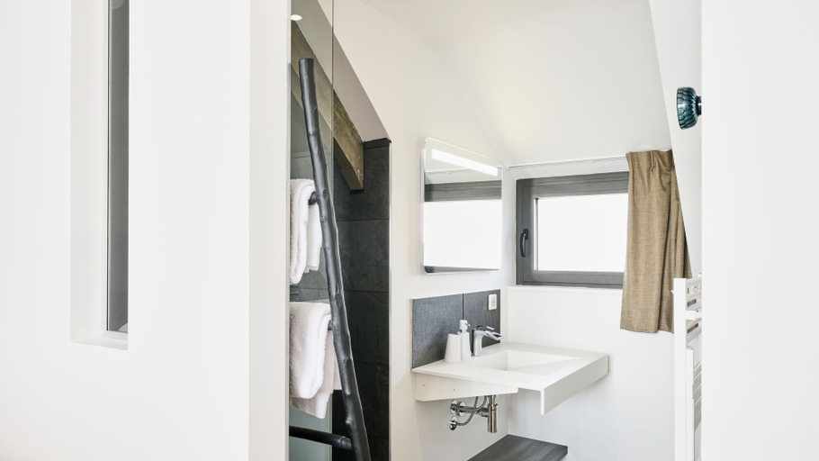 Bathroom 4, Pavillon De La Plage, Côtes-d'Armor