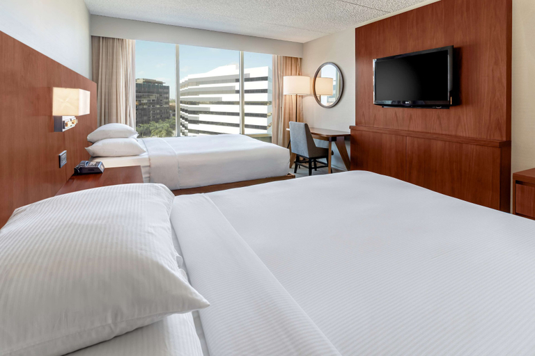 Bedroom 3, Hilton Pasadena, Los Angeles