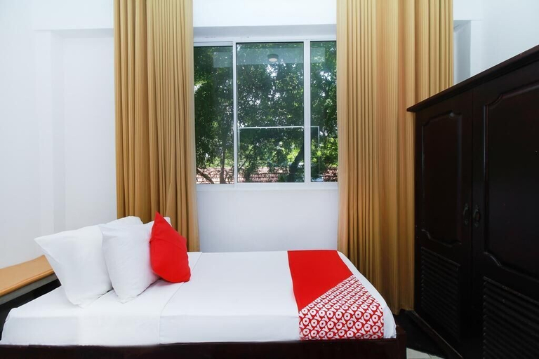 Bedroom 2, The Kings Bay Hotel, Negombo