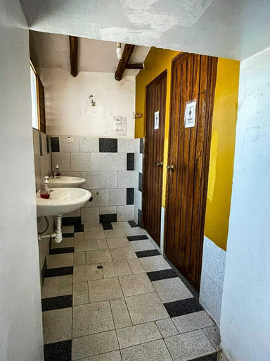 Bathroom 4, Casa Cusco guest house, Cusco