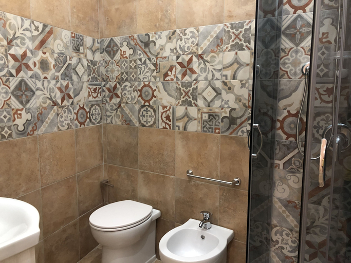 Bathroom 5, Meliora Rooms, Syracuse