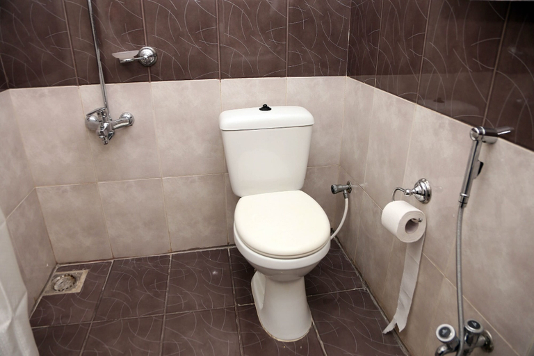 Bathroom 3, Hak Mall Suites, Islamabad