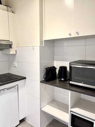 Private kitchen 5, Yooneet Boutique Studio 2' Train Station, Genève