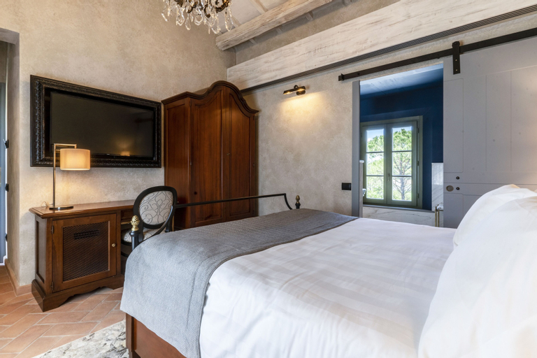 Bedroom 26