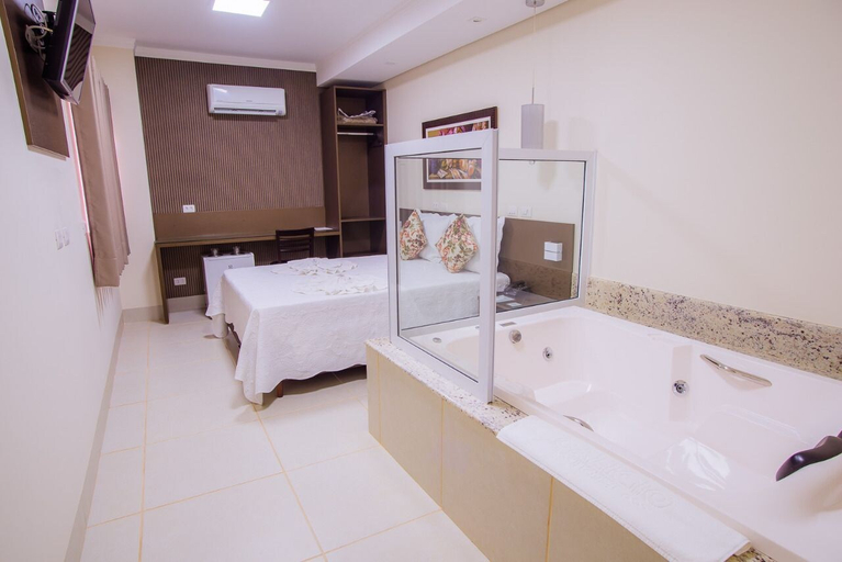 Bathroom 4, Caligio Hotel, Pirapozinho