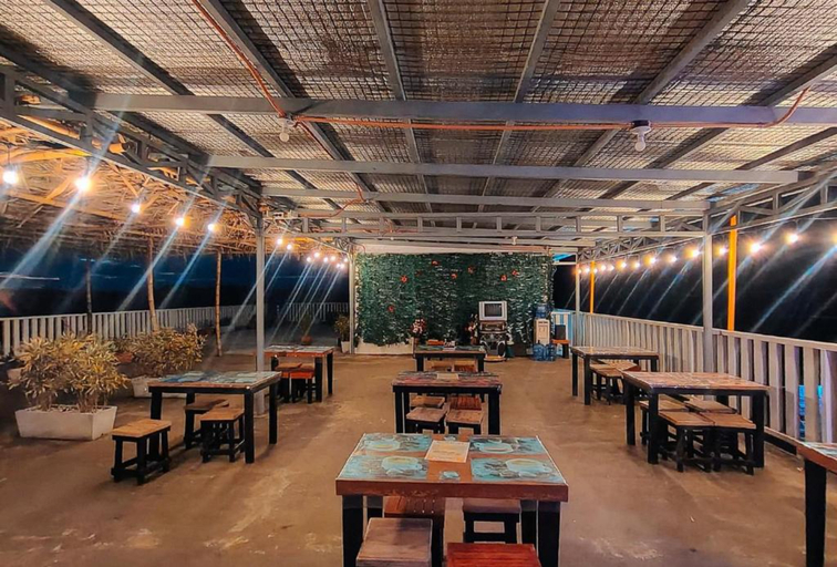 Food & Drinks, Jeanine's Travellers Inn by RedDoorz, Morong