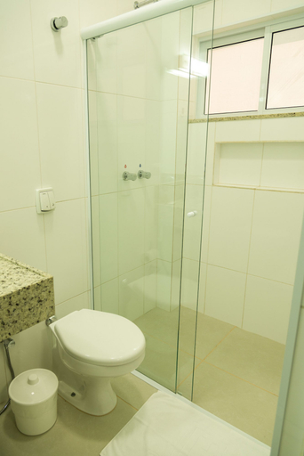 Bathroom 4, Caligio Hotel, Pirapozinho