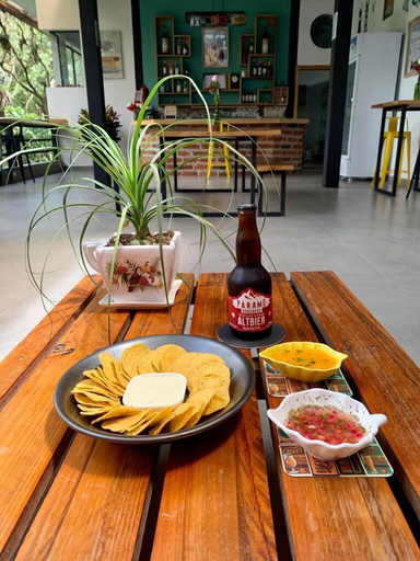 Food & Drinks