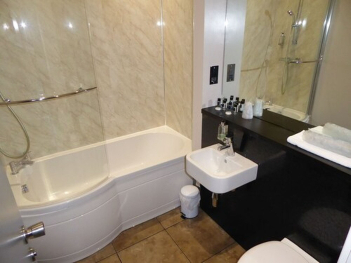 Bathroom 3, Best Western The Hatfield Hotel, Suffolk