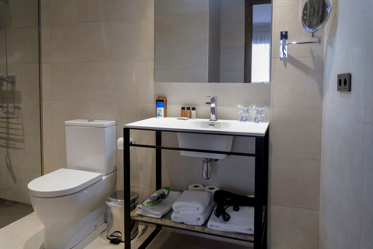 Bathroom 5, Hotel Sa Voga, Barcelona