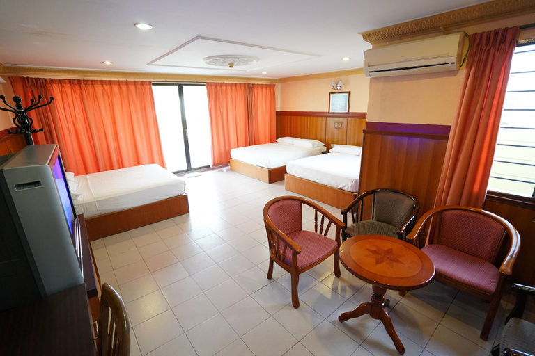 Bedroom 3, FullyWell Hotel, Kampar