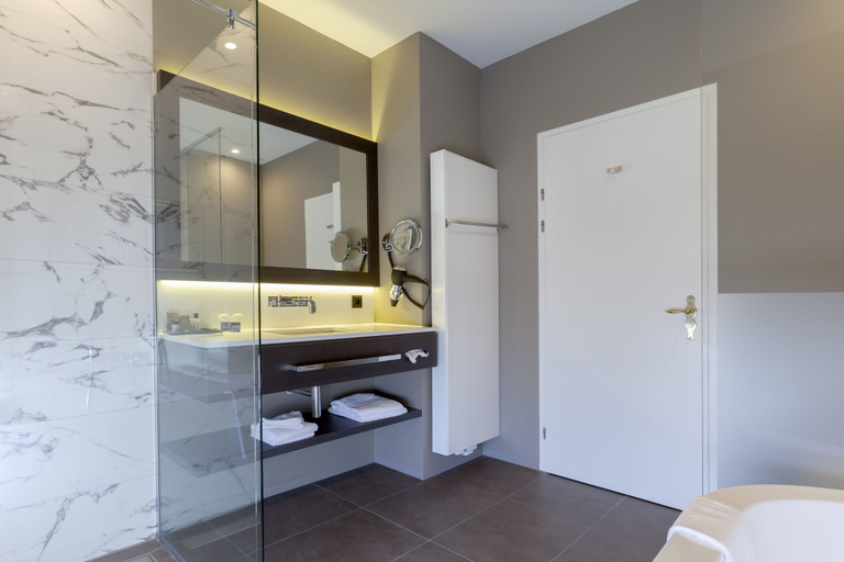 Bathroom 4, Hotel Bloemendal, Vaals