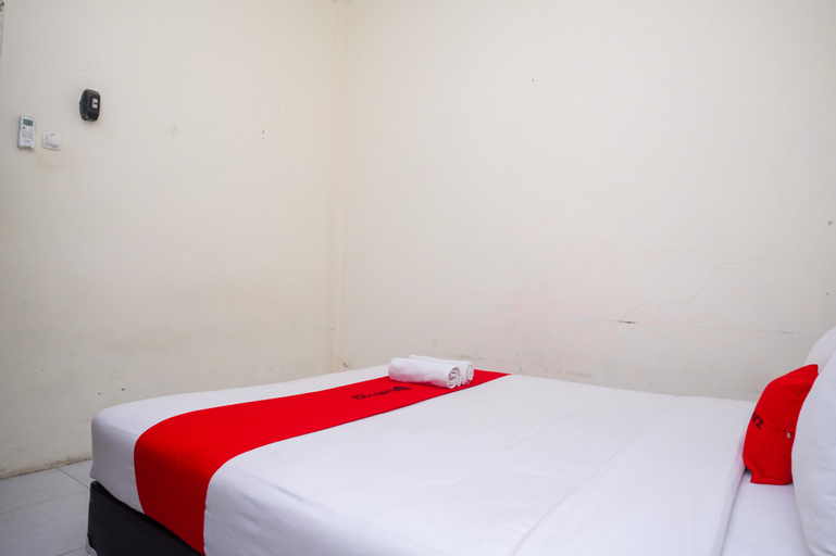 Bedroom 4, RedDoorz Syariah @ Griya Hanum Condongcatur, Yogyakarta