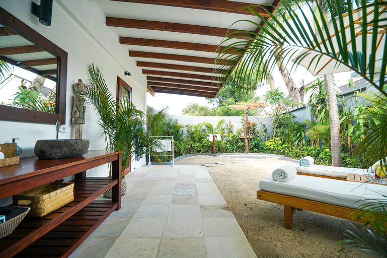 Exterior & Views 5
