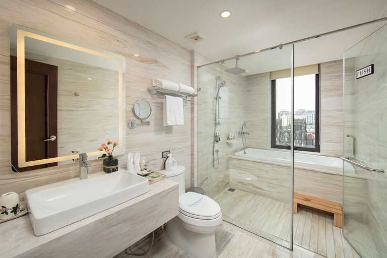 Bathroom 5, The Oriental Jade Hotel, Hoàn Kiếm