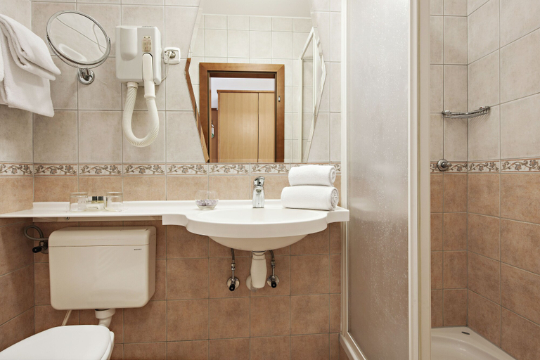 Bathroom 4, Hotel Termal - Sava Hotels & Resorts, Moravske Toplice