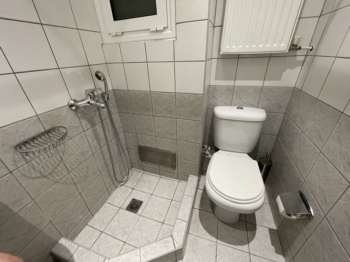 Bathroom 5, Hotel Platon, Attica