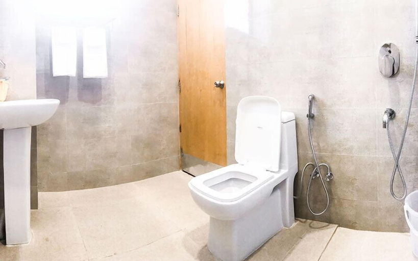 Bathroom 3, Hotel Dralha, Chang