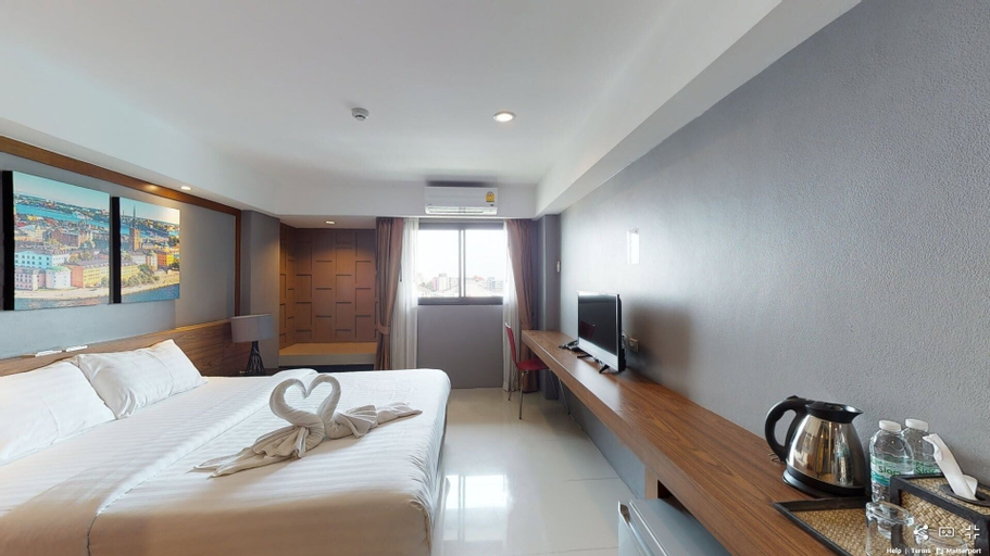 Bedroom 12