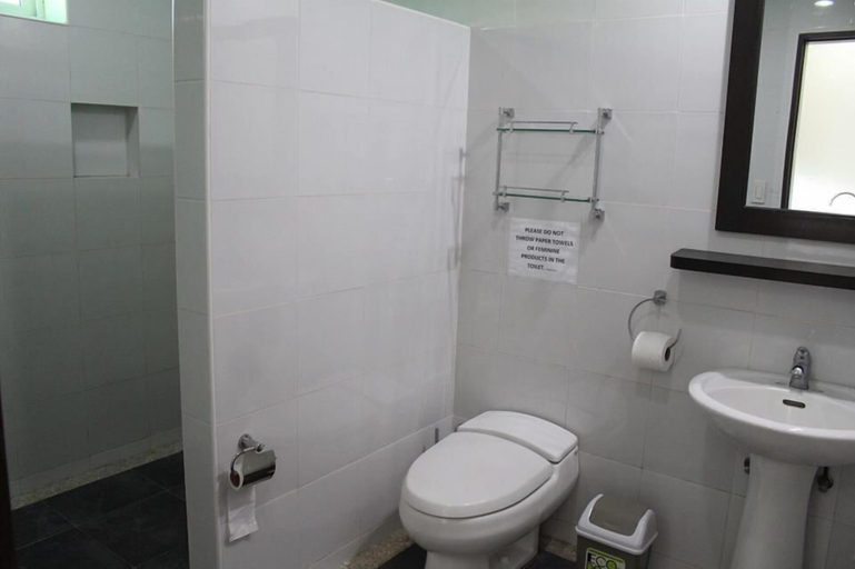 Bathroom 4, Sundown Resort and Austrian Pension House, Malay