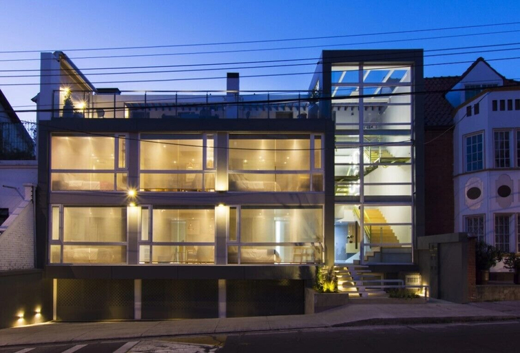 Exterior & Views