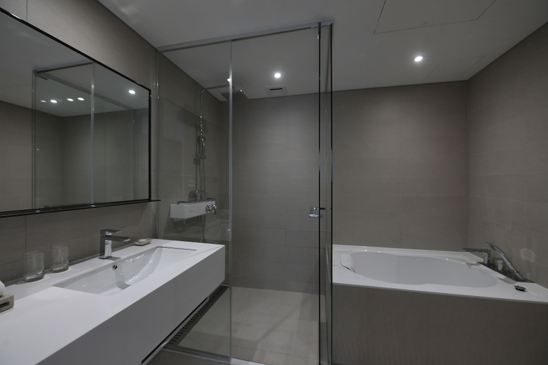 Bathroom 4, Orakai Daehakro Hotel, BW Signature Collection, Jongno