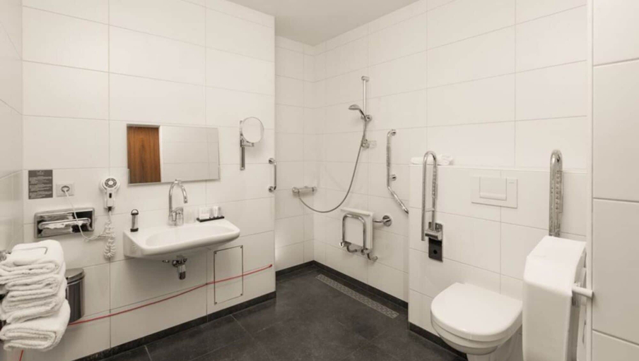 Bathroom 5, Van der Valk Hotel Eindhoven, Eindhoven