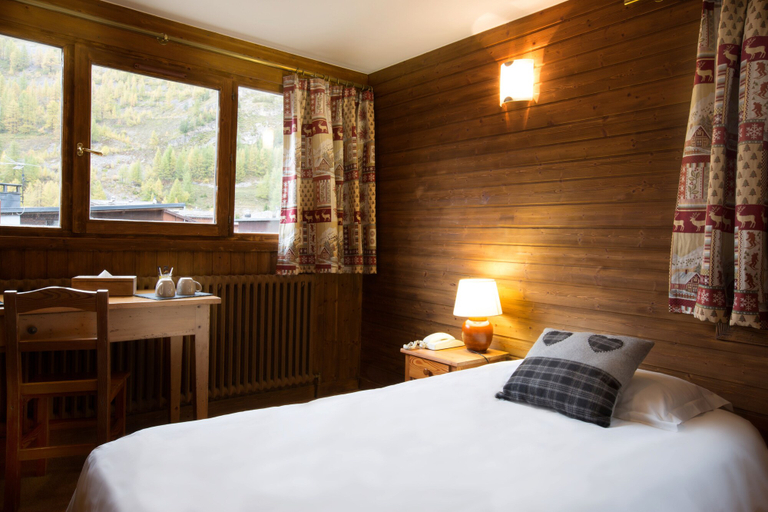 Bedroom 2, Les Crêtes Blanches, Savoie