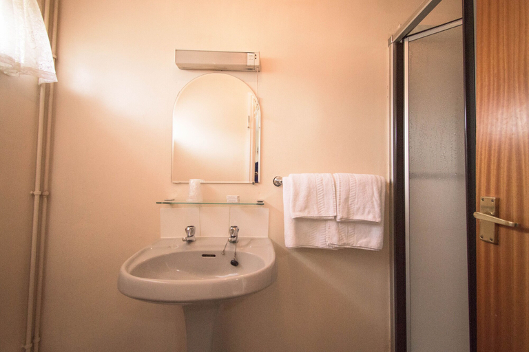 Bathroom 4, Pinegrove Hotel, Cumbria