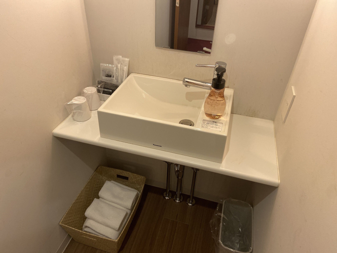 Bedroom 13