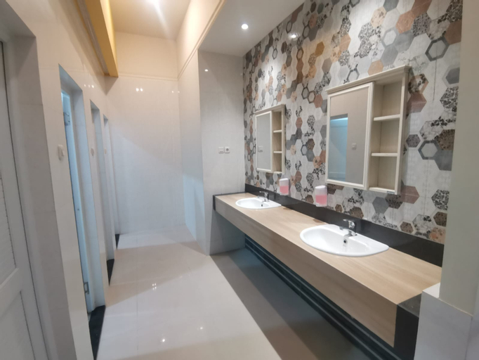 Bedroom 5, Autumn Living Hotel, Surabaya