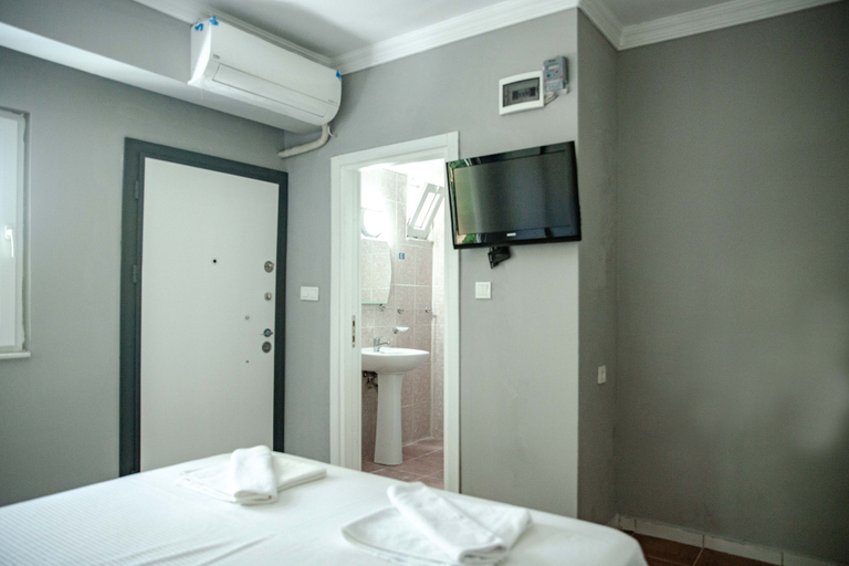Room 4, Ali LVV, Kemer