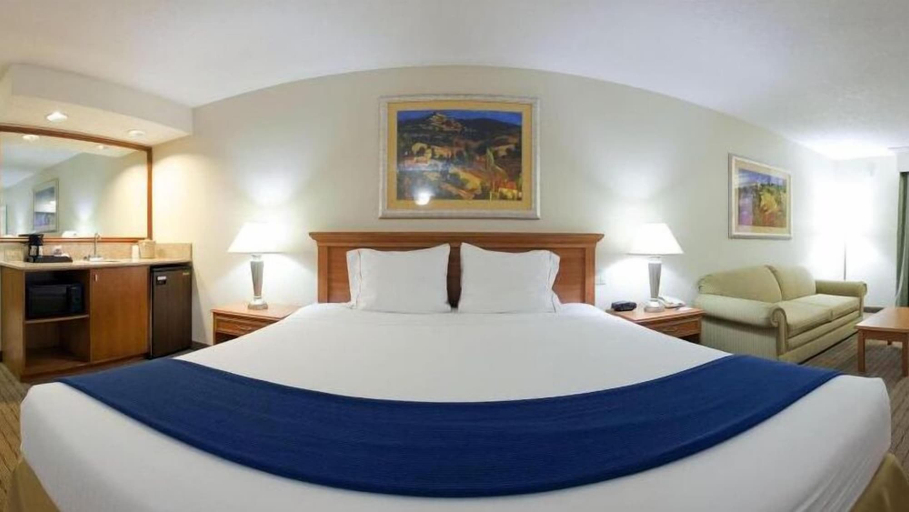 Bedroom 3, Holiday Inn Express & Suites CORNING by IHG, Tehama