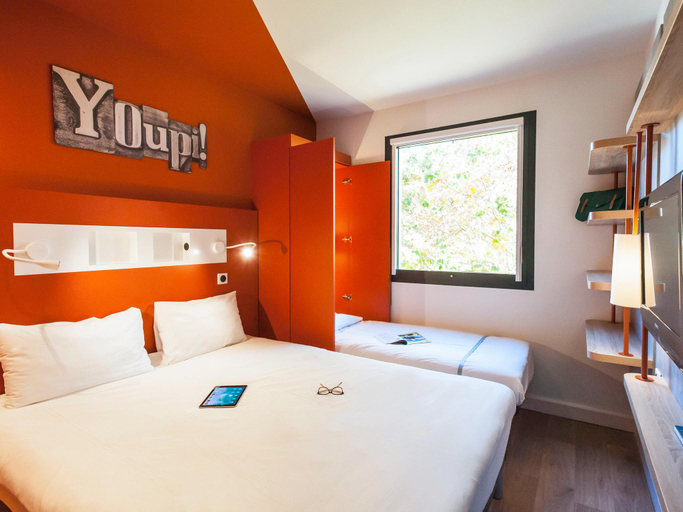 Bedroom 3, ibis budget Château-Thierry, Aisne