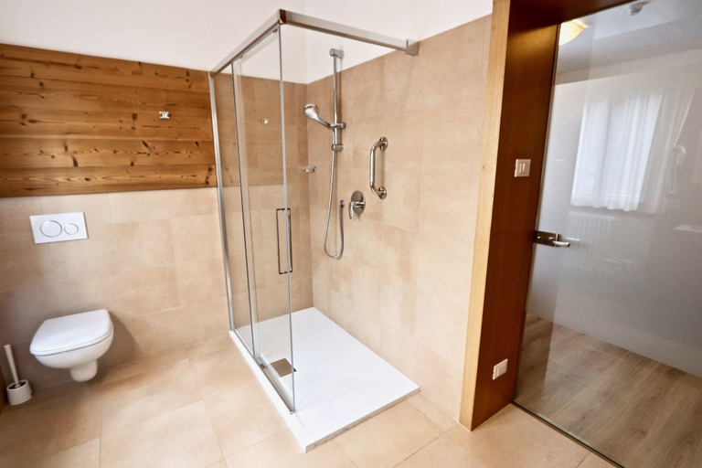 Bathroom 4, Hotel Pinzolo Dolomiti, Trento