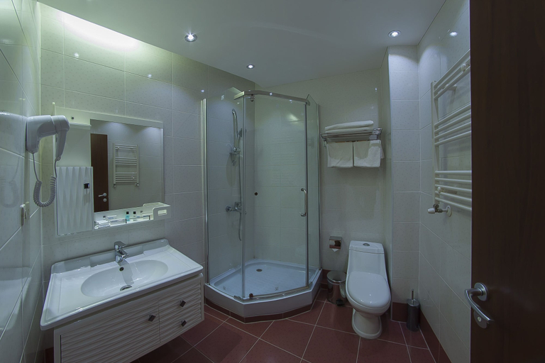 Bathroom 3, Alpina Resort by Stellar Hotels, Tsaghkadzor