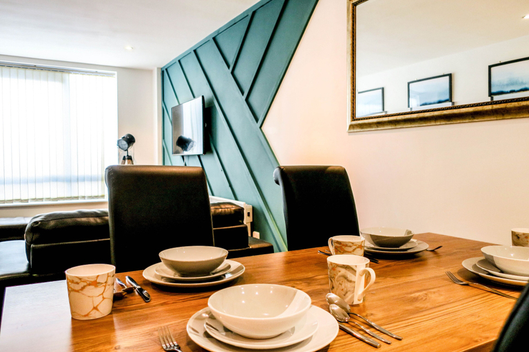 Others 5, 2 bed 2 bath apartment in City Centre, Sefton