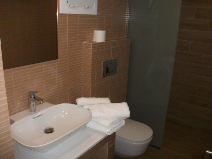 Bathroom 3, Stefania Apartments, Ionian Islands