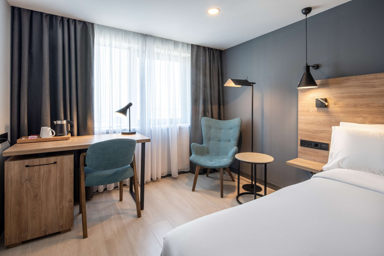 Bedroom 3, Radisson Hotel Baku, Baku
