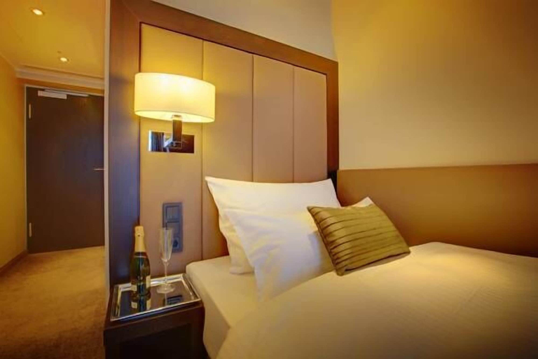 Bedroom 2, Favor Hotel Königsallee, Düsseldorf