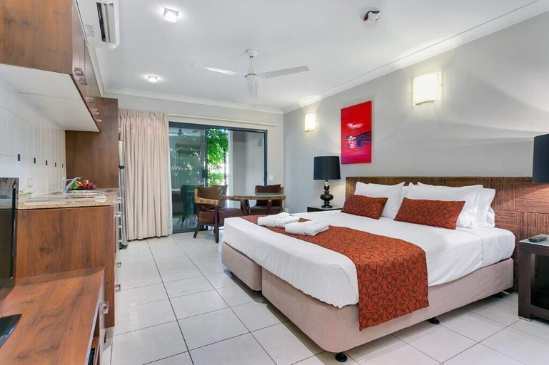 Bedroom, Blue Lagoon Lakeside Studio, Cairns