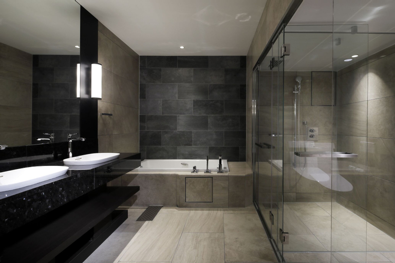 Bathroom 12