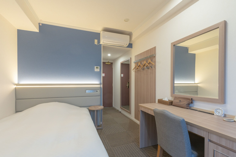 Bedroom 28