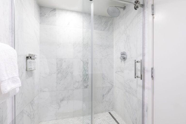 Bathroom 5, 2500 Penn, a Placemakr Experience, Washington D.C.