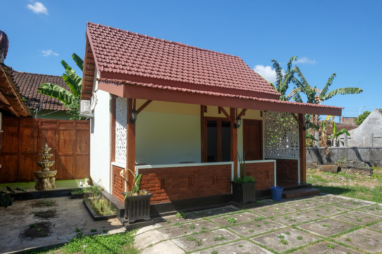 Exterior & Views 2, RedDoorz Syariah near Alun Alun Wonosari, Gunung Kidul