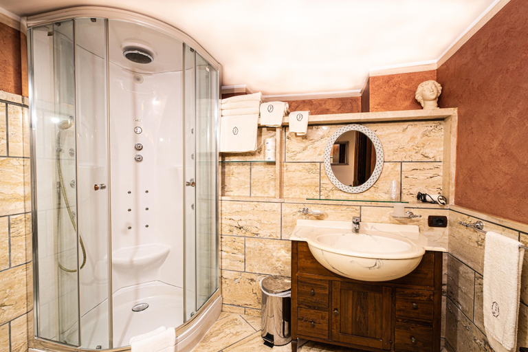 Bathroom 3, Masseria Pisciani, Brindisi