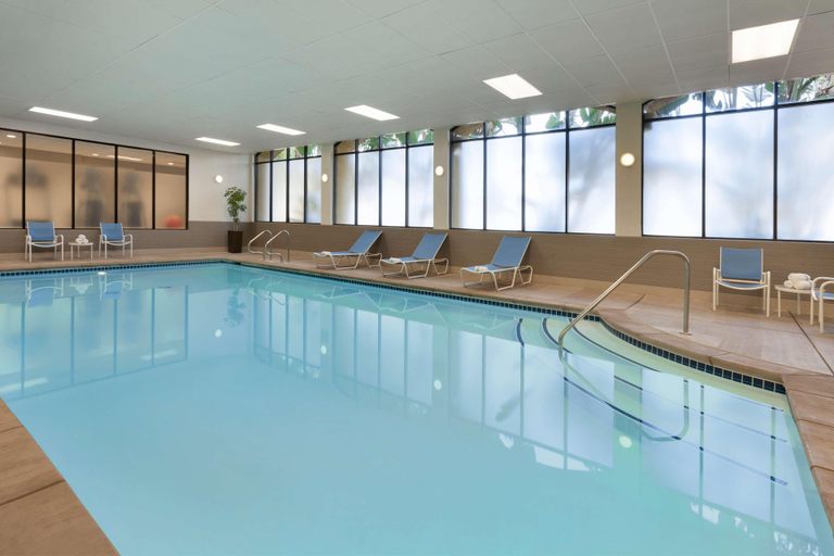 Sport & Beauty, Embassy Suites San Luis Obispo, San Luis Obispo
