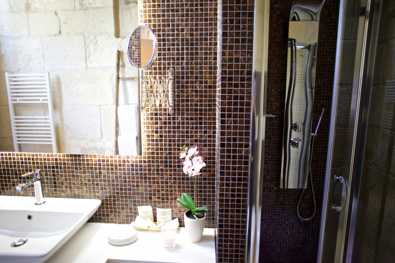 Bathroom 5, Don Agostino Relais Masseria, Lecce